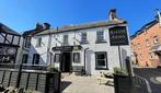 Airlie Arms Hotel